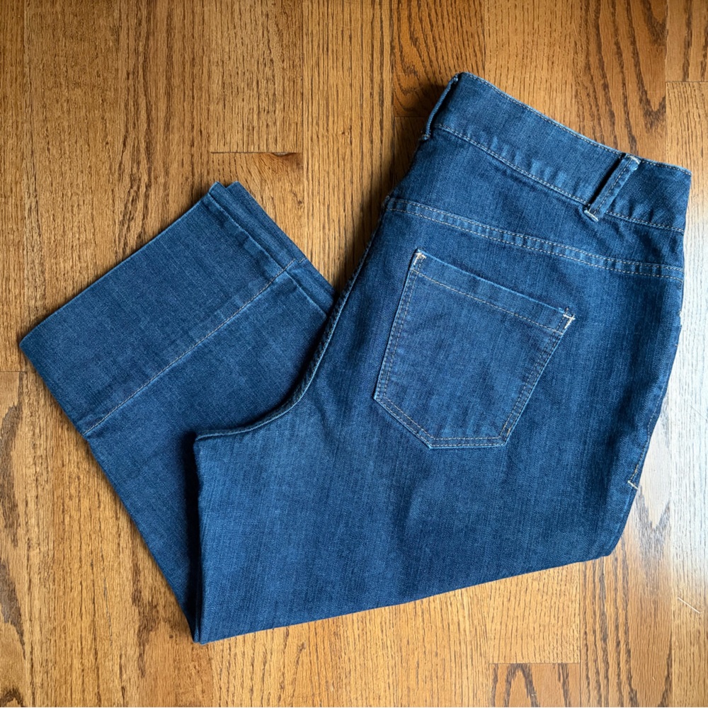 Lane Bryant Cropped Jeans Womens 18 Dark Blue Denim Elastic Waist. Like NEW! - Picture 3 of 8